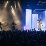 Comparison between indie rock and indie pop music performances